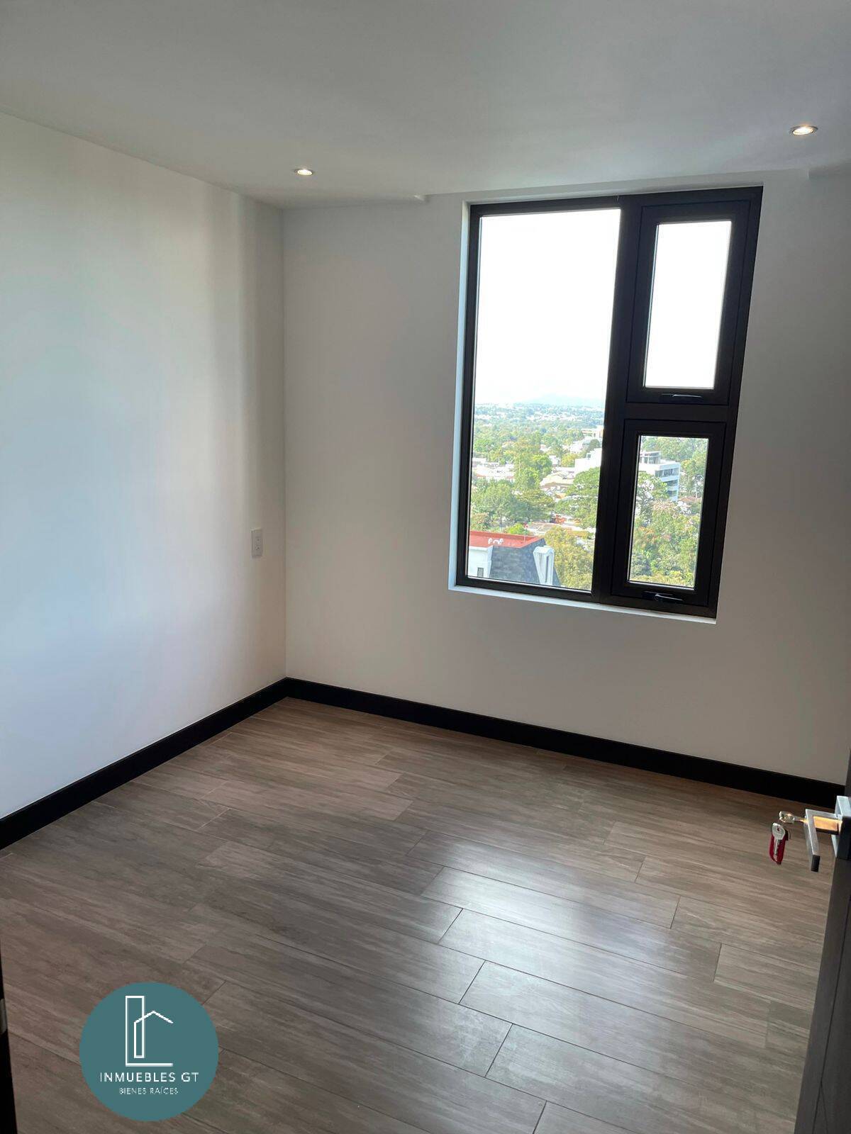 Apartamento en RENTA en zona 15 - Miniatura 7