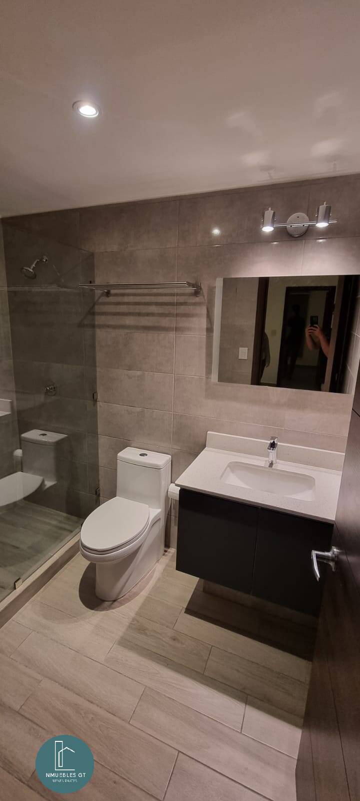 Apartamento en VENTA y RENTA en zona 15 - Parque 15 - Image 5