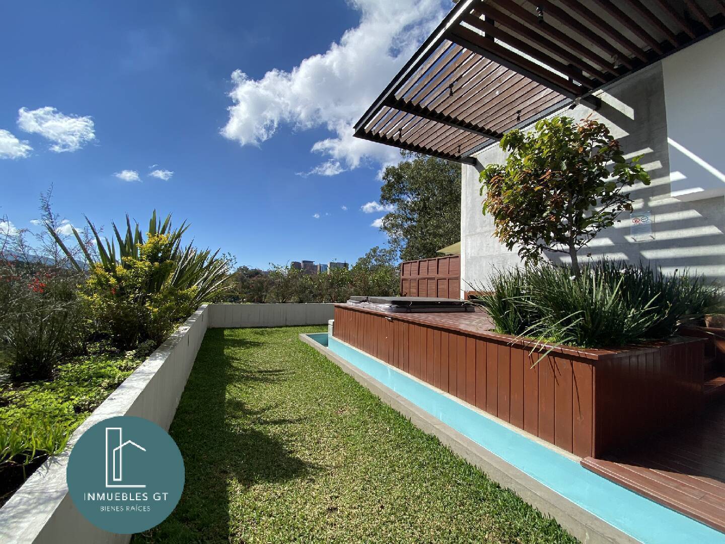 Apartamento amueblado en VENTA en zona 10 - Edificio FABRA - Miniatura 8