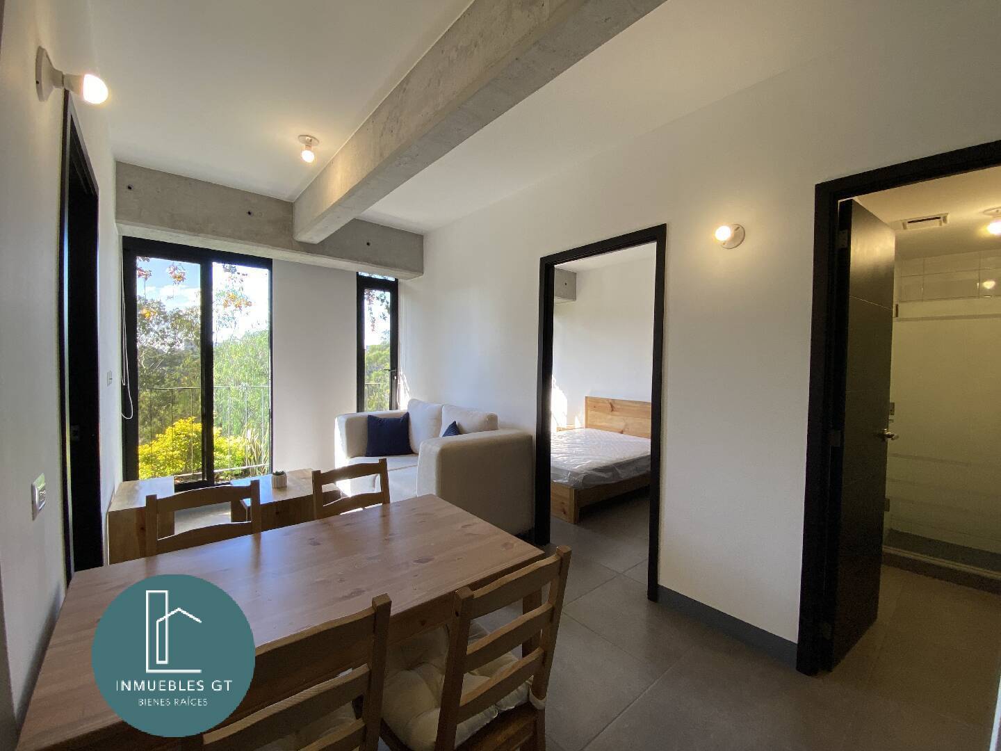 Apartamento amueblado en VENTA en zona 10 - Edificio FABRA - Image 1