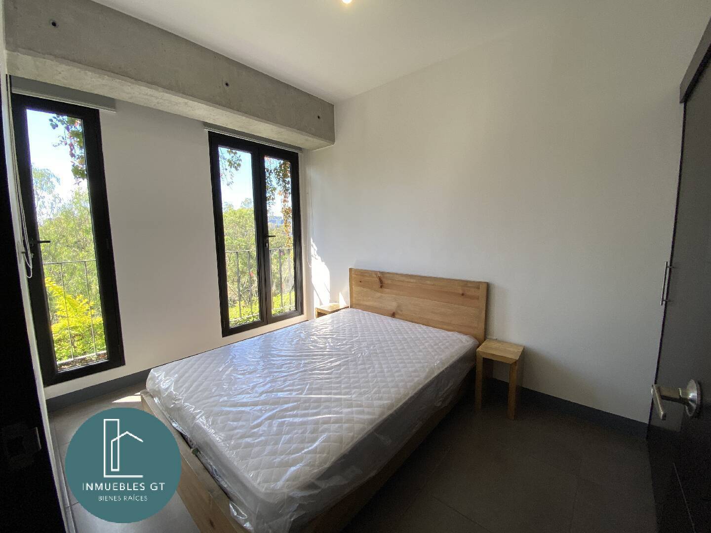 Apartamento amueblado en VENTA en zona 10 - Edificio FABRA - Miniatura 9