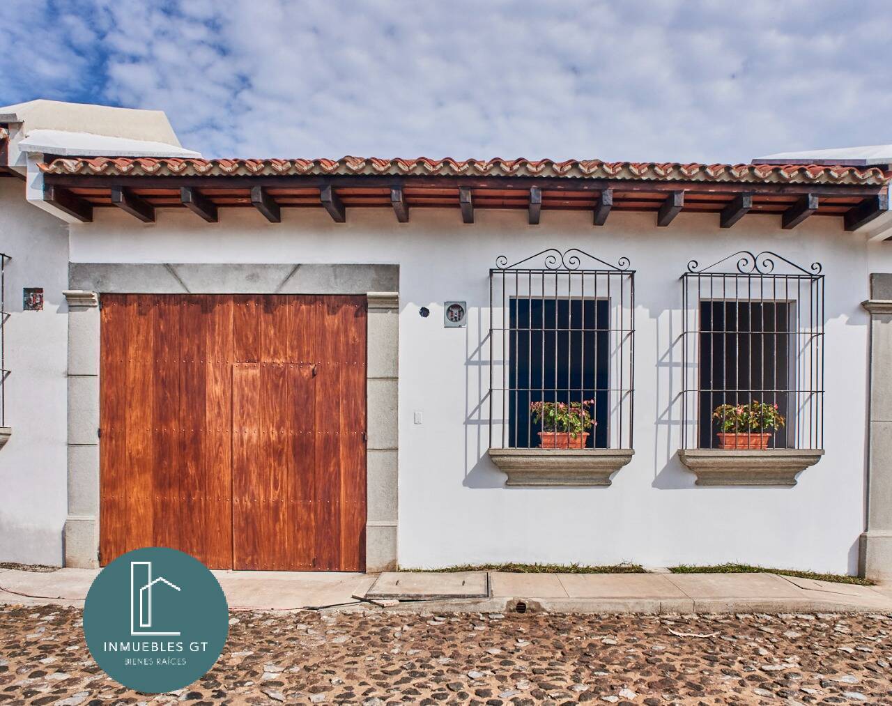 Casa en VENTA en Antigua Guatemala - Condominio Los Franciscanos - Padua A - Image 1