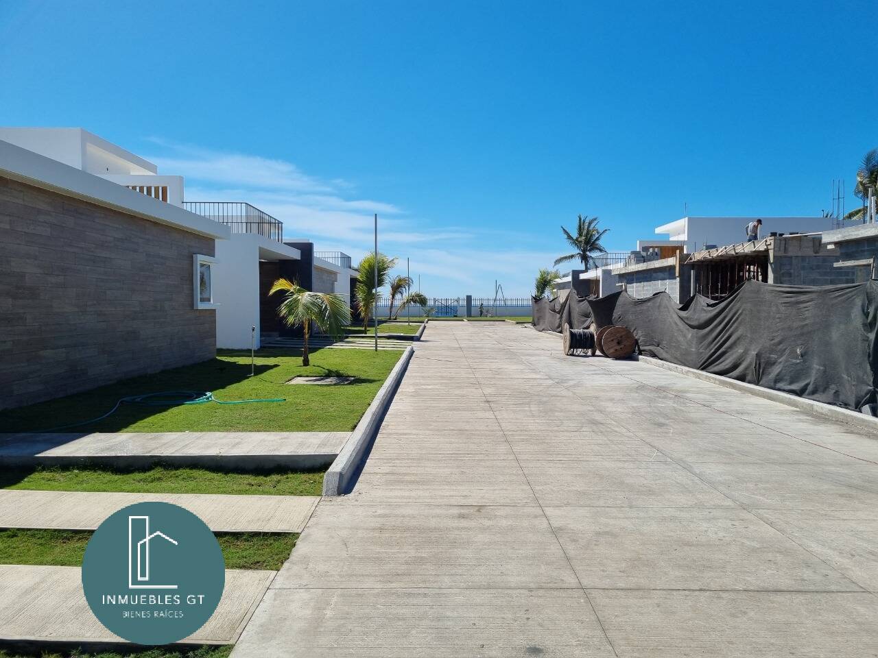 Casa de descanso en VENTA en Monterrico para estrenar - Miniatura 18
