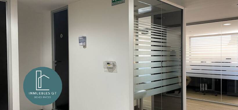 Oficina en renta en zona 10 - Centro Empresarial - Miniatura 6