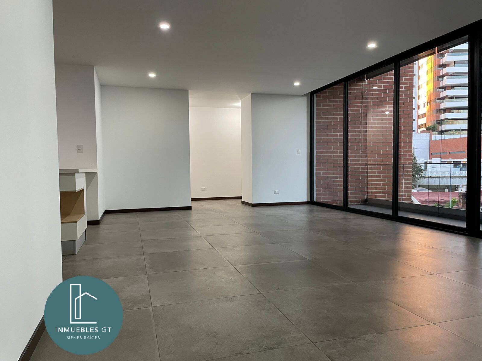 Apartamento en RENTA O VENTA en zona 14 - Albero 14 - Image 2