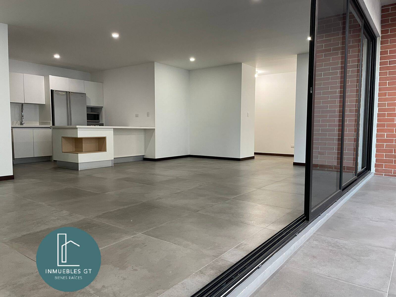 Apartamento en RENTA O VENTA en zona 14 - Albero 14 - Image 1