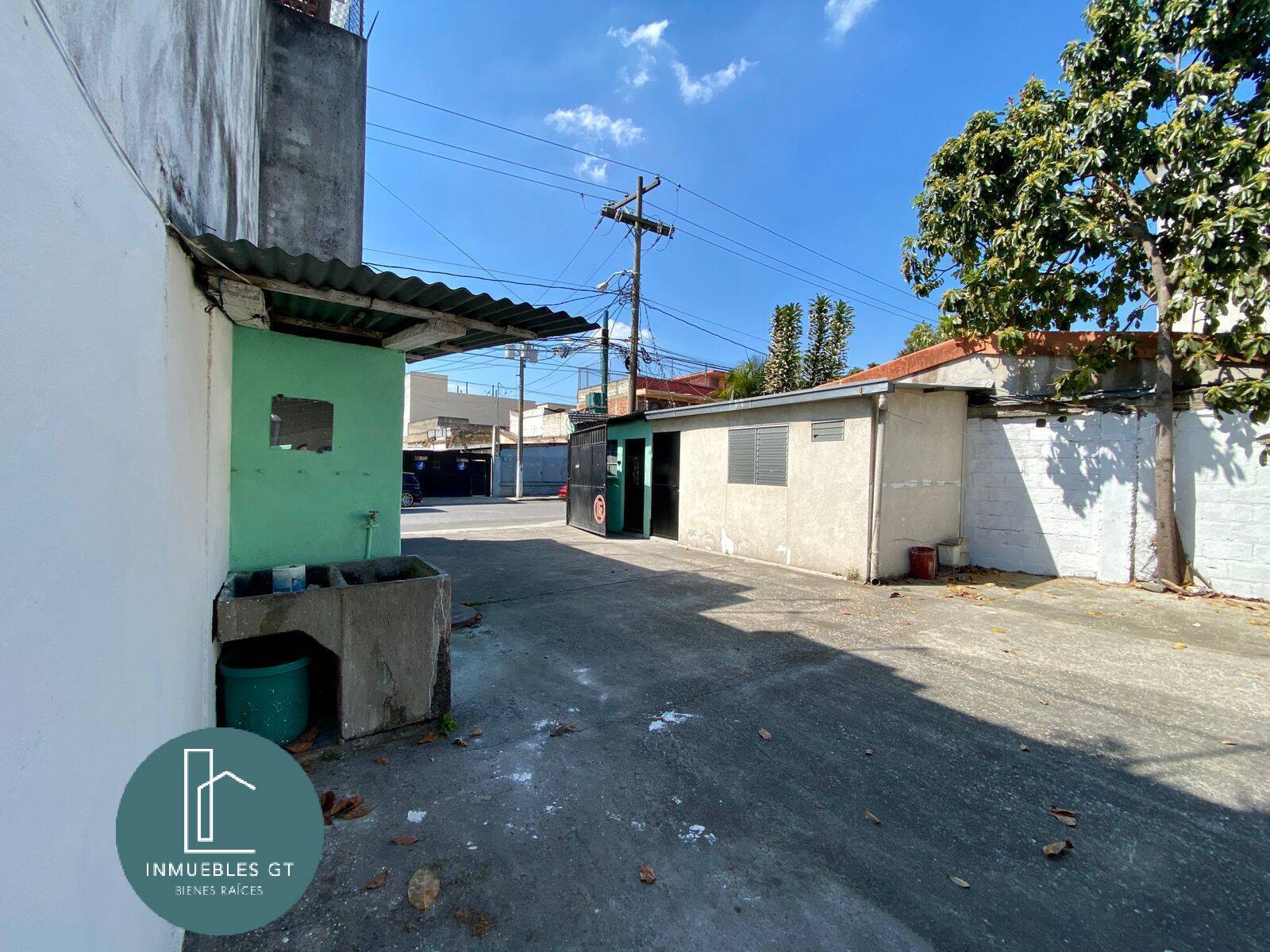 Predio/Bodega en RENTA en Zona 1 - Image 2