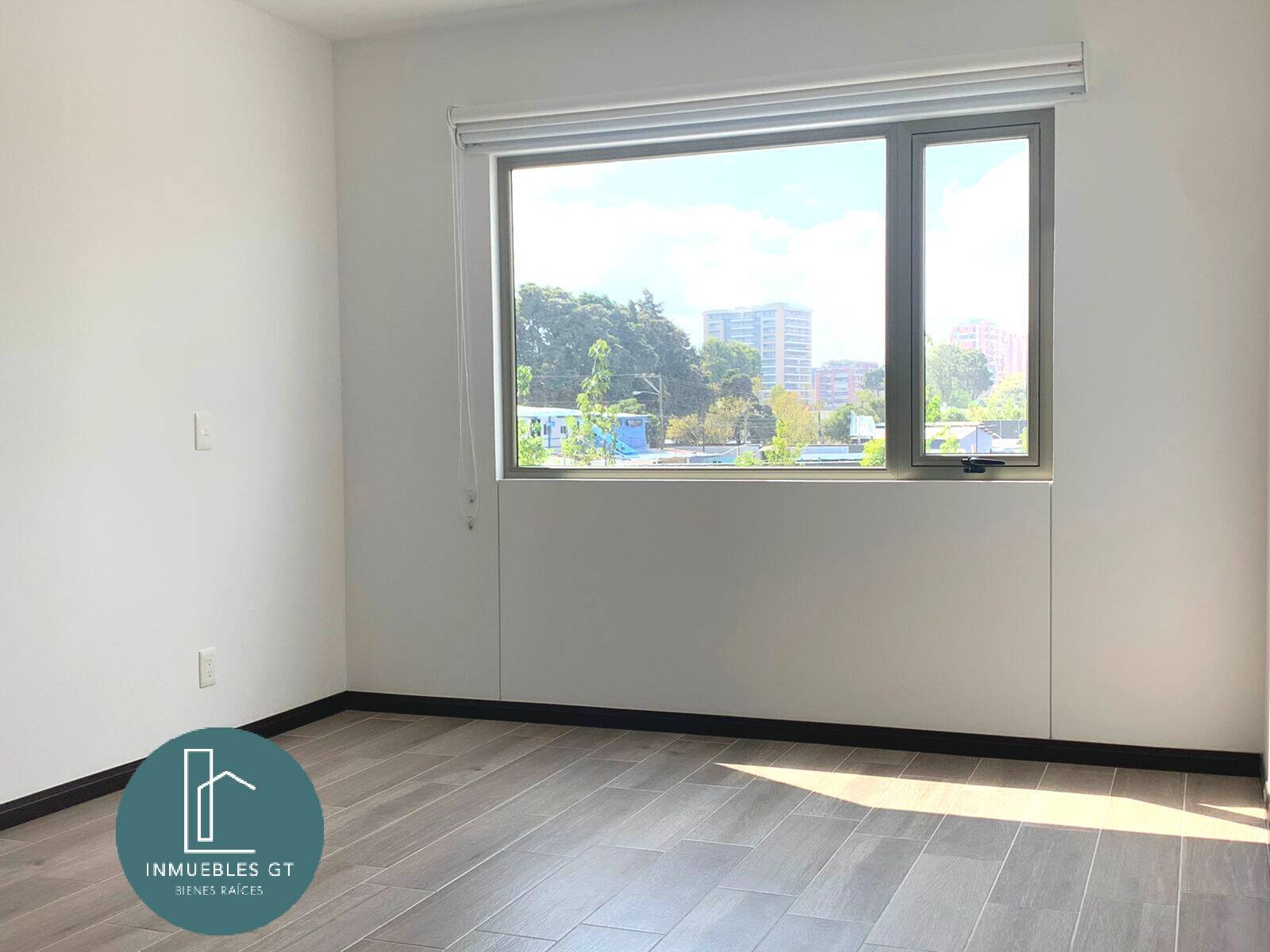 Apartamento en RENTA en zona 14, Complejo Segheria - Image 4