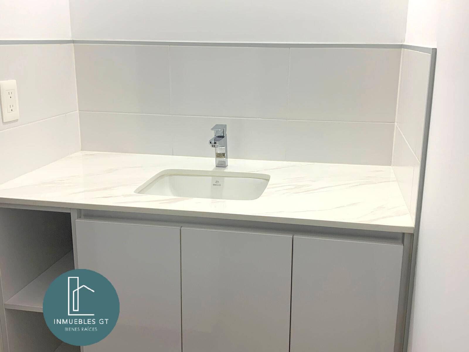Apartamento en RENTA en zona 14, Complejo Segheria - Miniatura 11