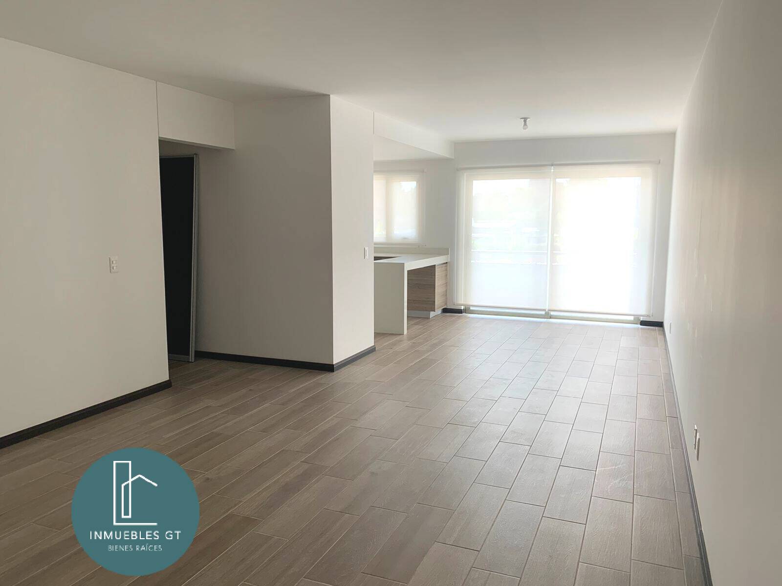 Apartamento en RENTA en zona 14, Complejo Segheria - Image 1