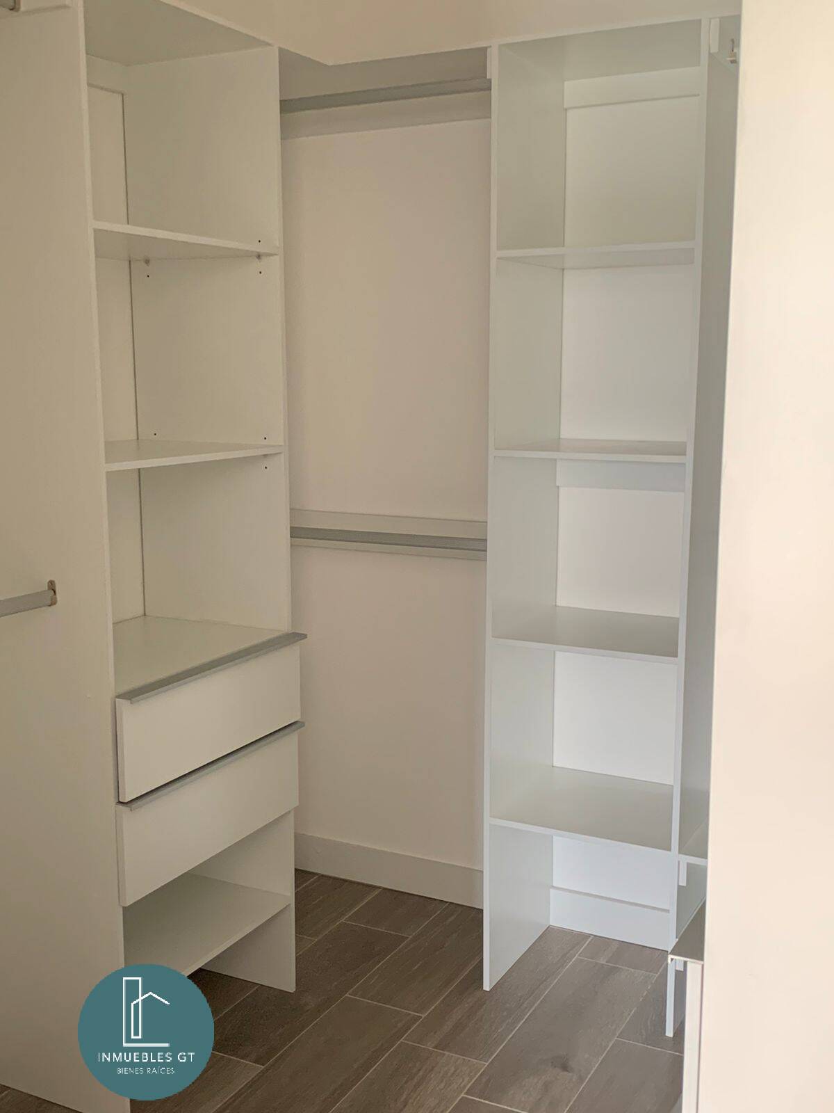 Apartamento en RENTA en zona 14, Complejo Segheria - Miniatura 9