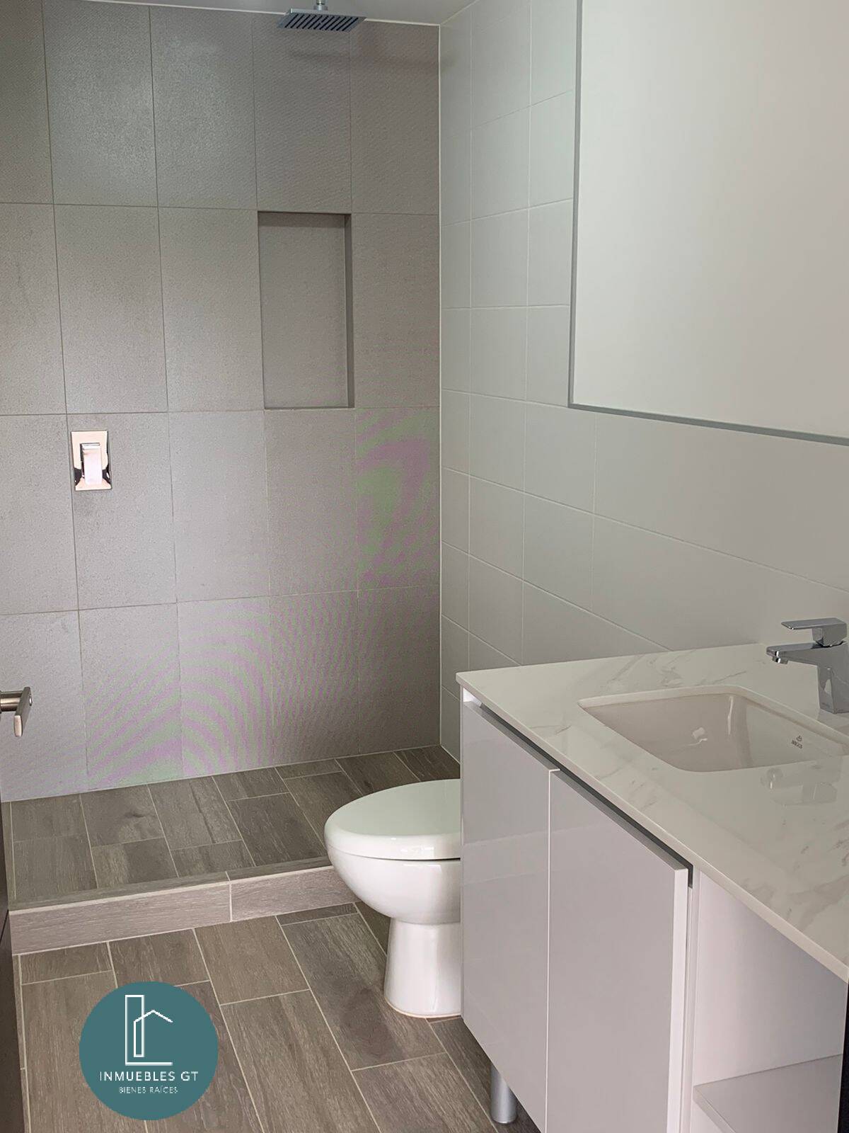 Apartamento en RENTA en zona 14, Complejo Segheria - Miniatura 10