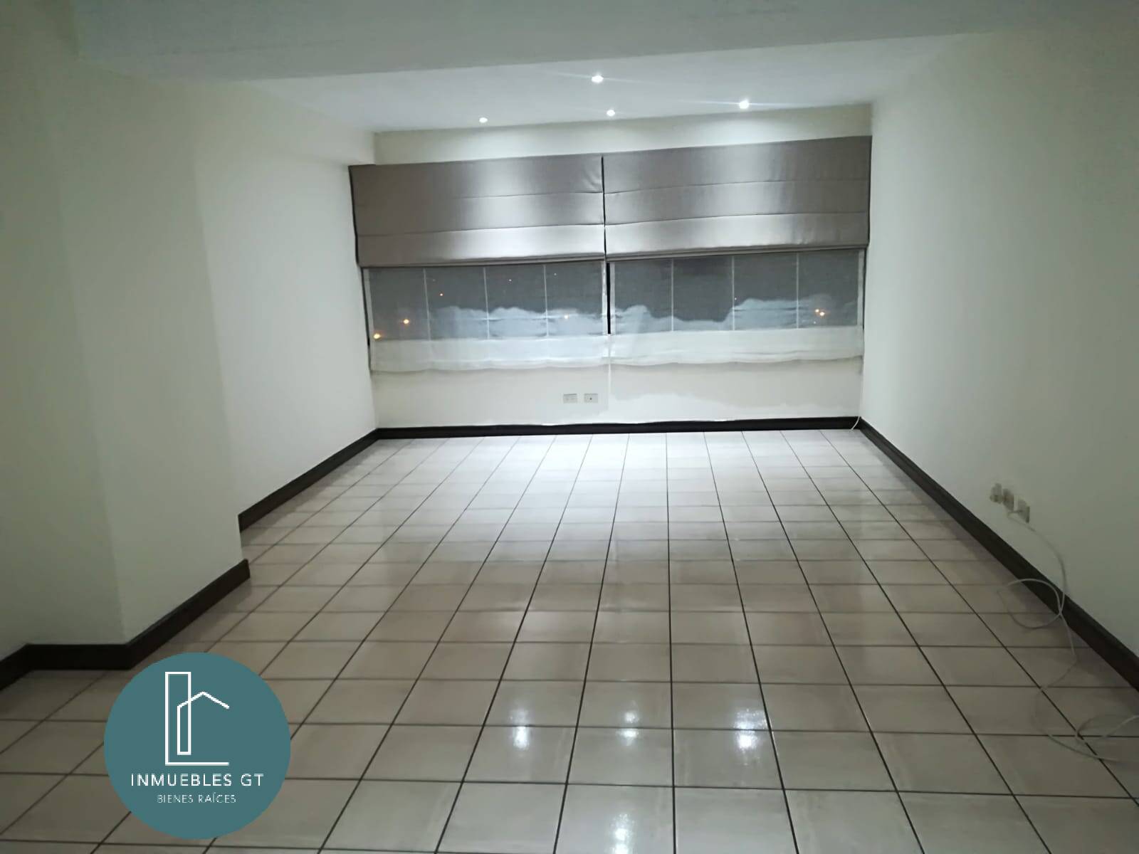 Apartamento en RENTA zona 14 - Image 1