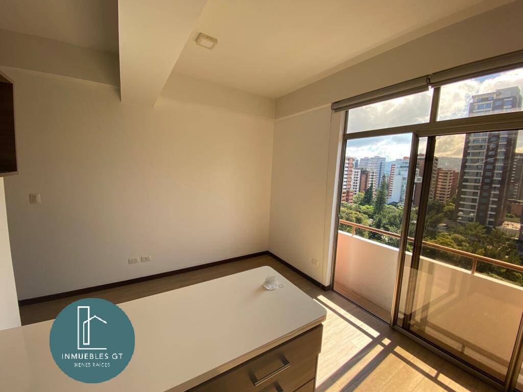 Apartamento en RENTA zona 13, Edificio Casa Américas - Image 2
