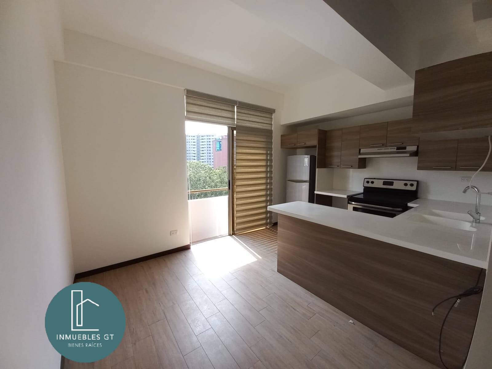 Apartamento en RENTA zona 13, Edificio Casa Américas - Image 1