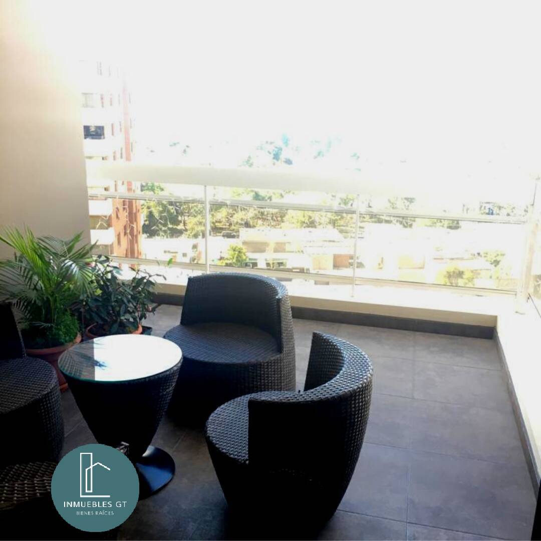 Apartamento en RENTA en zona 14, Avenida Tres - Image 2