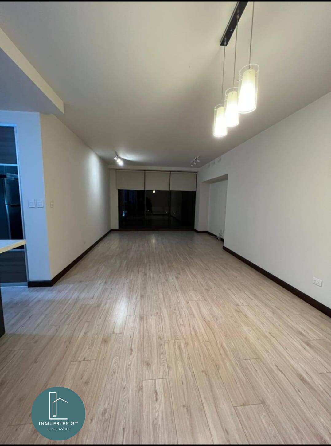 Apartamento en VENTA Próceres zona 10 PARA INVERSIÓN - Image 1