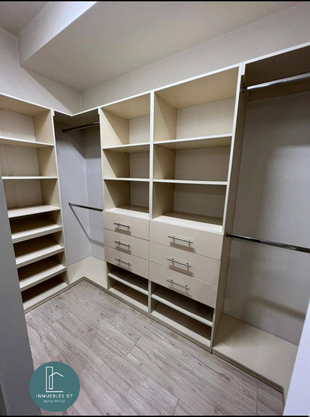 Apartamento en VENTA Próceres zona 10 PARA INVERSIÓN - Miniatura 6