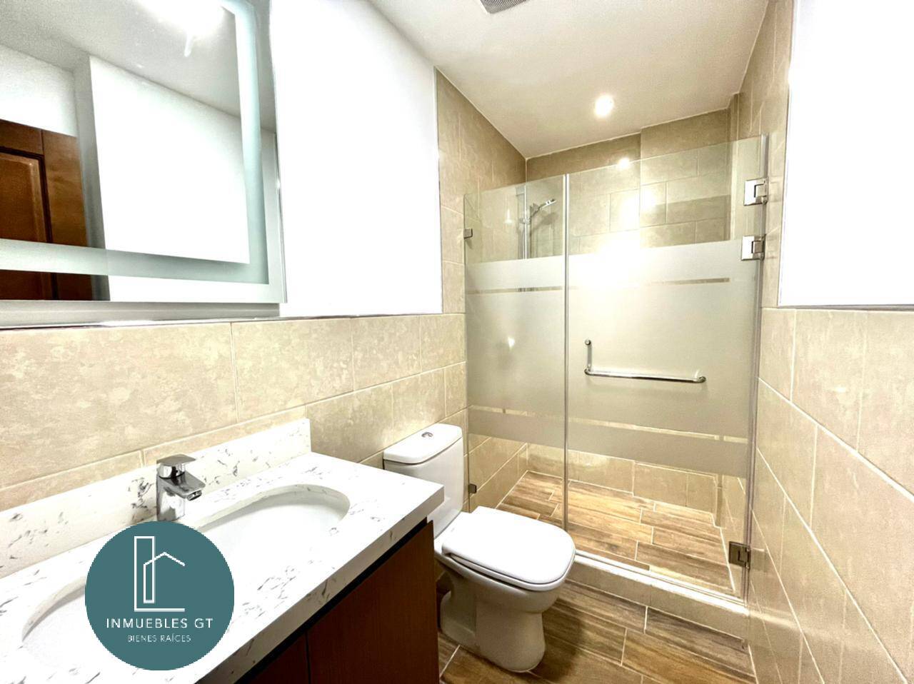 Apartamento en RENTA en zona 10 - Salvatorre - Image 4