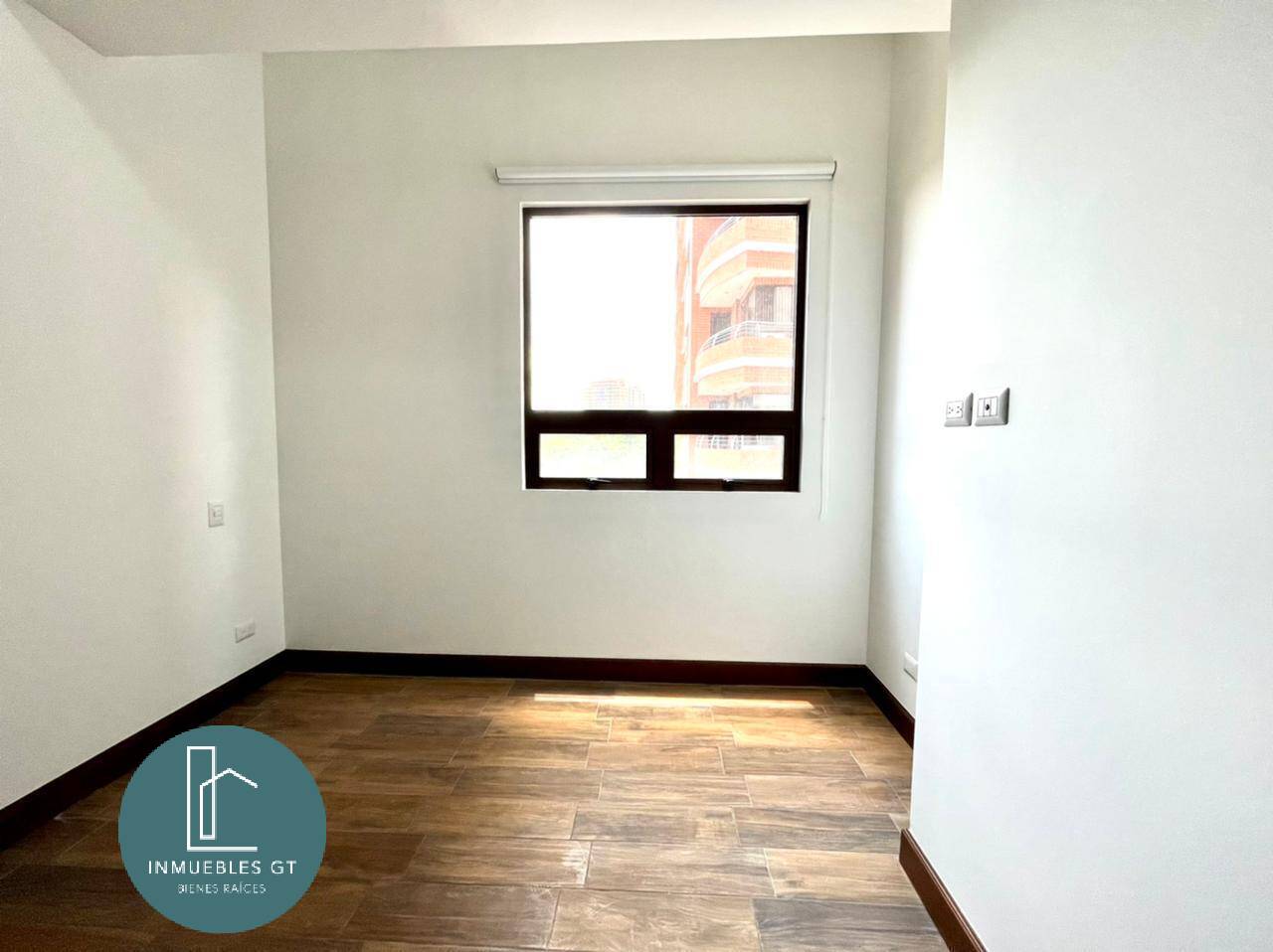 Apartamento en RENTA en zona 10 - Salvatorre - Image 5