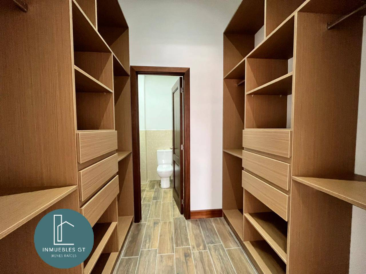 Apartamento en RENTA en zona 10 - Salvatorre - Miniatura 7