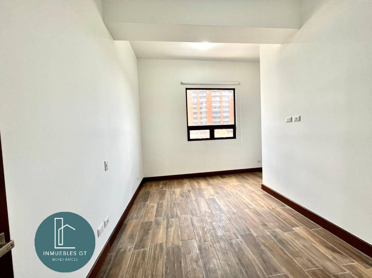 Apartamento en RENTA en zona 10 - Salvatorre - Miniatura 8