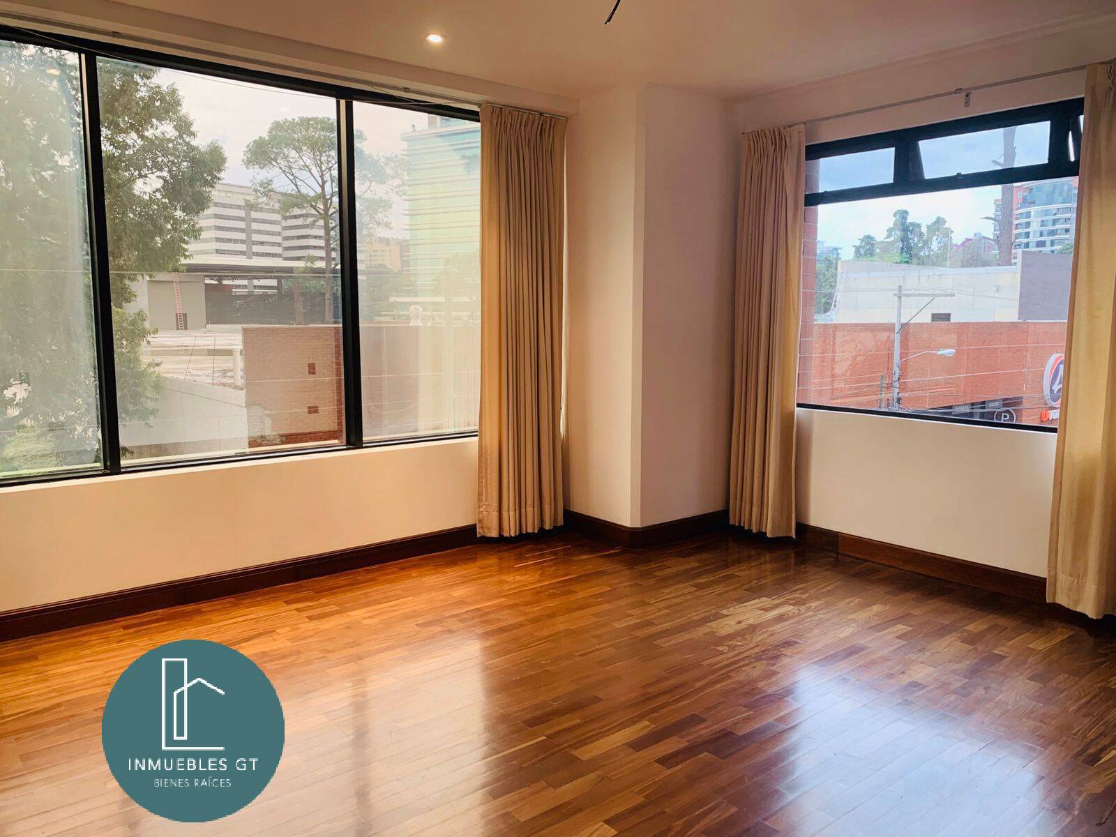 Apartamento en VENTA en zona 10 - San Ignacio - Image 3