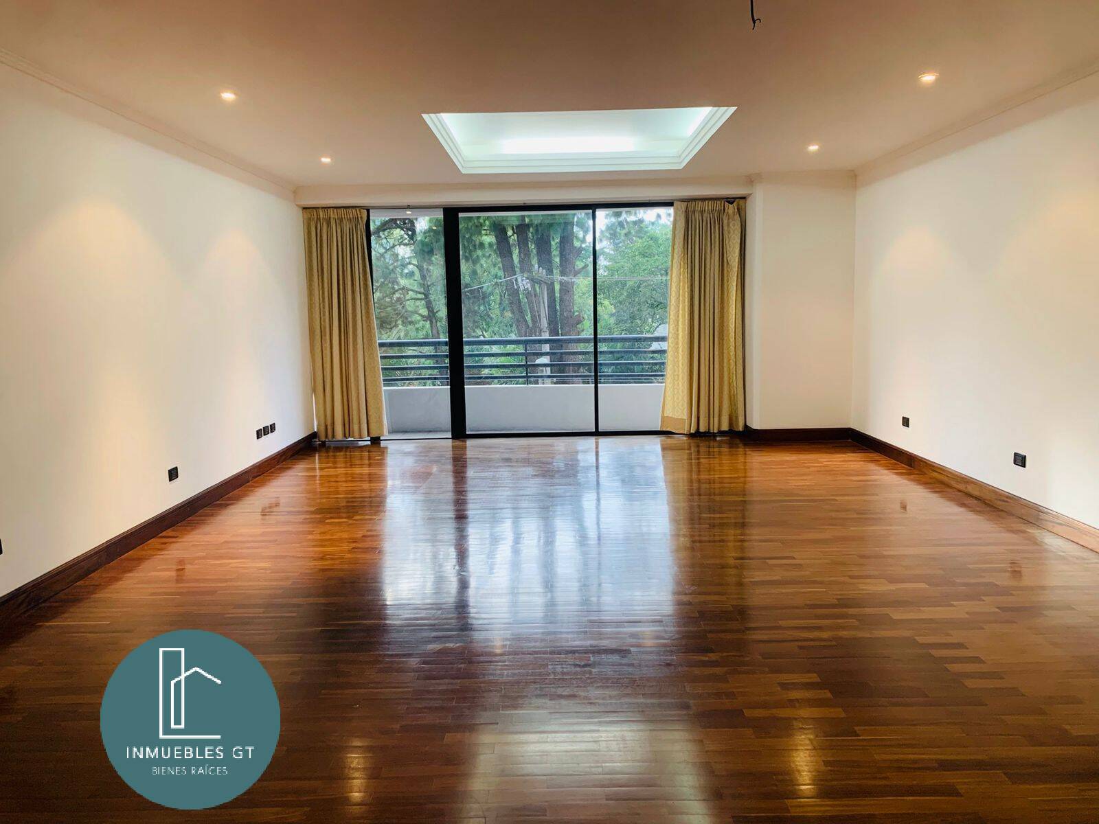 Apartamento en VENTA en zona 10 - San Ignacio - Image 1