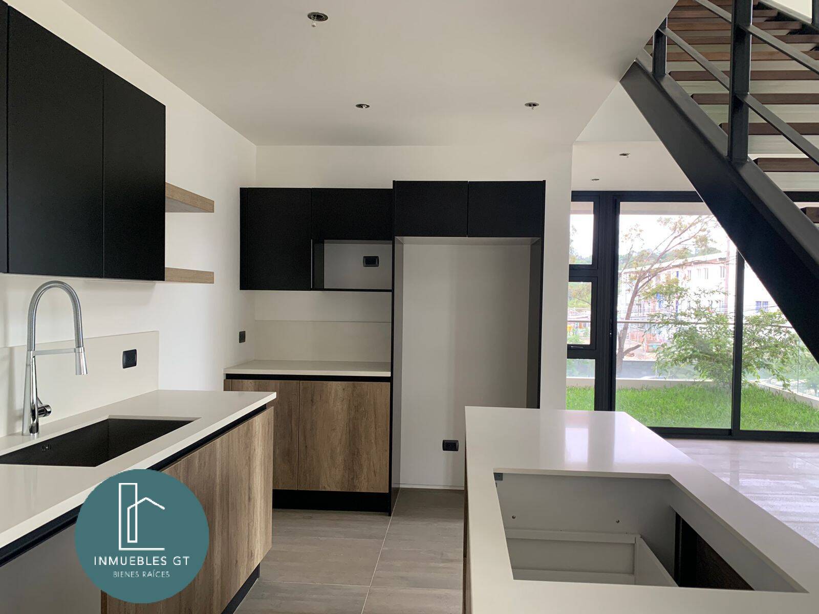 Apartamento estilo LOFT en RENTA y VENTA zona 16 - Image 1