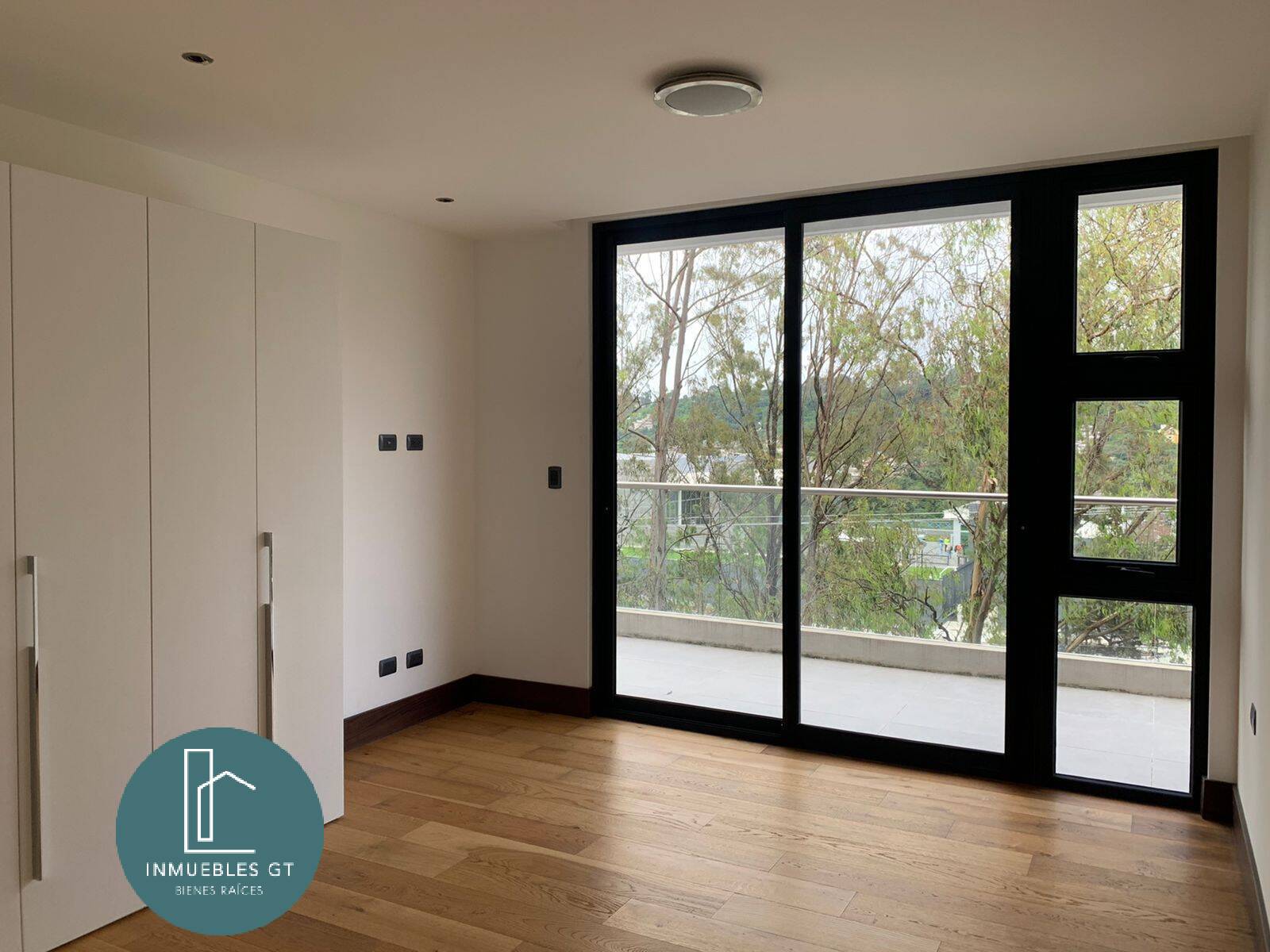 Apartamento con jardín y terraza en RENTA zona 16 - Miniatura 15