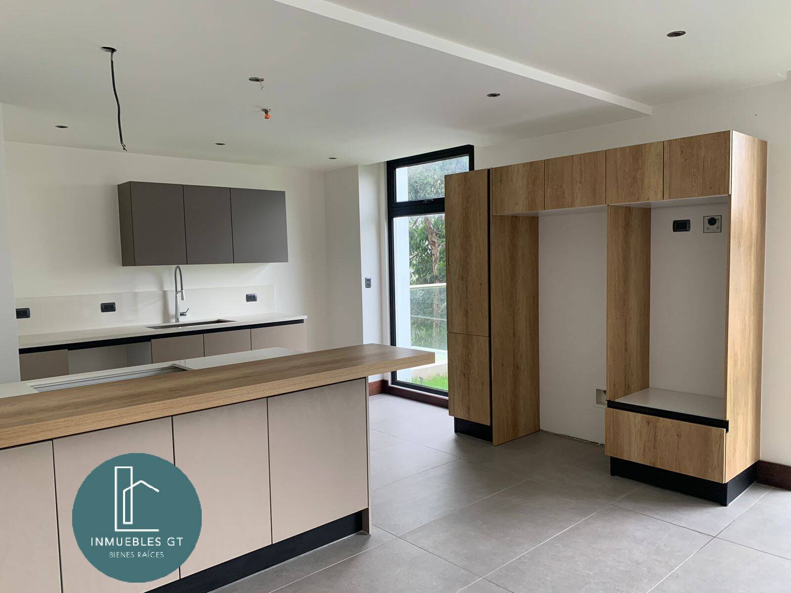 Apartamento con jardín y terraza en RENTA zona 16 - Miniatura 7