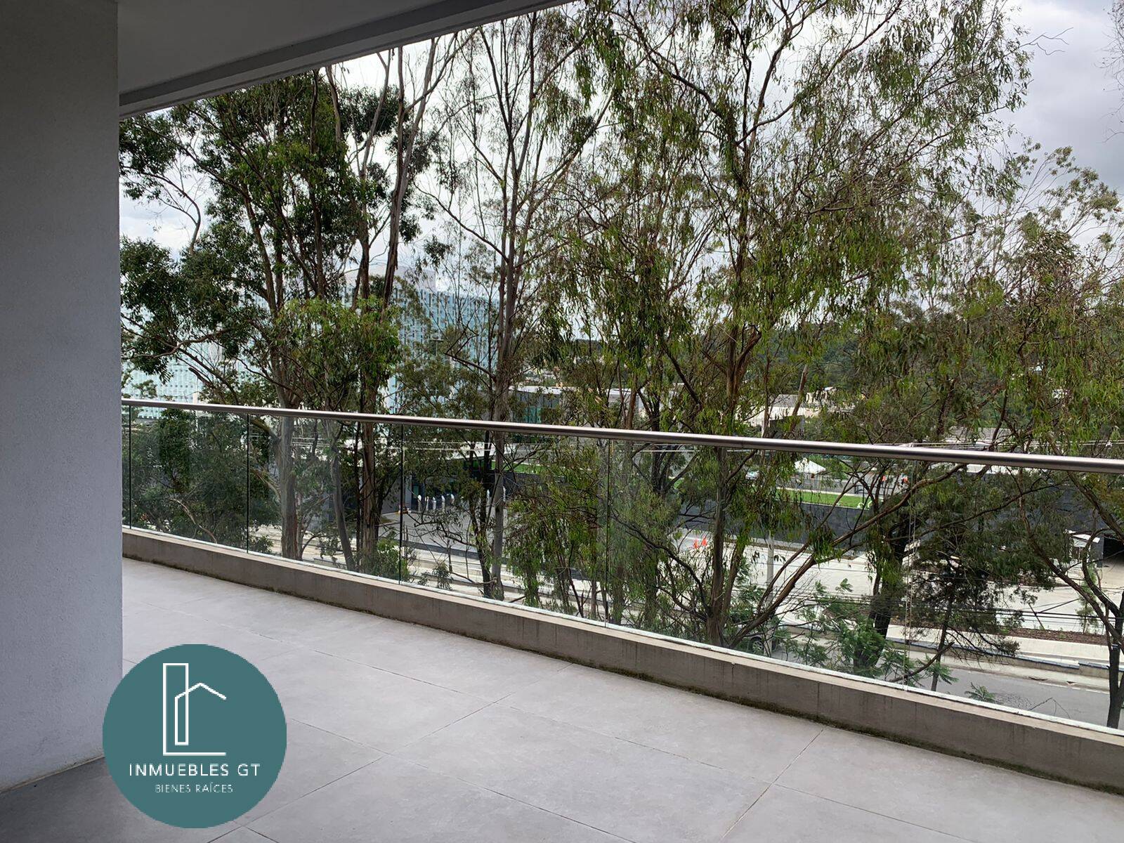 Apartamento con jardín y terraza en RENTA zona 16 - Miniatura 14