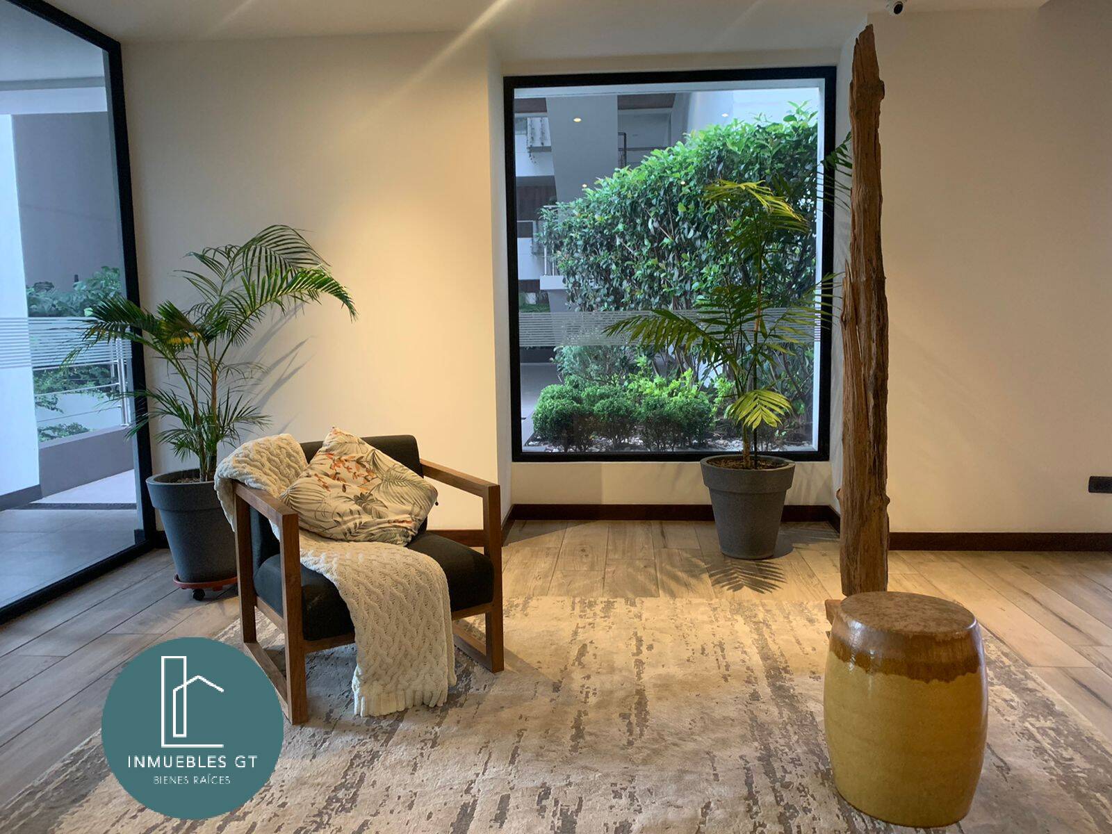 Apartamento con jardín y terraza en RENTA zona 16 - Miniatura 21
