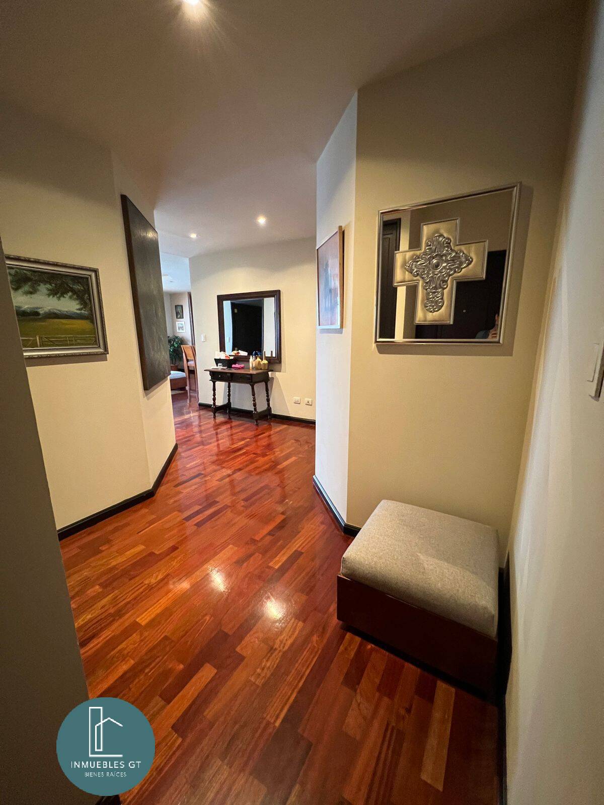 Apartamento en VENTA zona 14 - Image 3