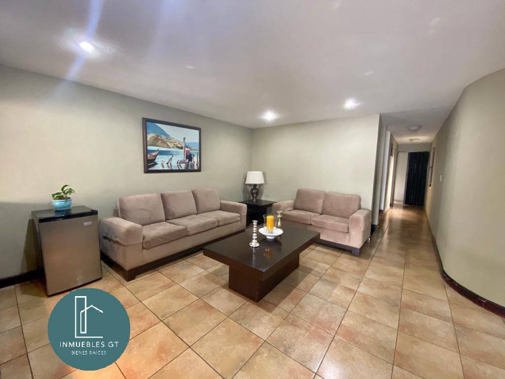 Casa en VENTA - Condominio El Cafetal, zona 16 - Image 1