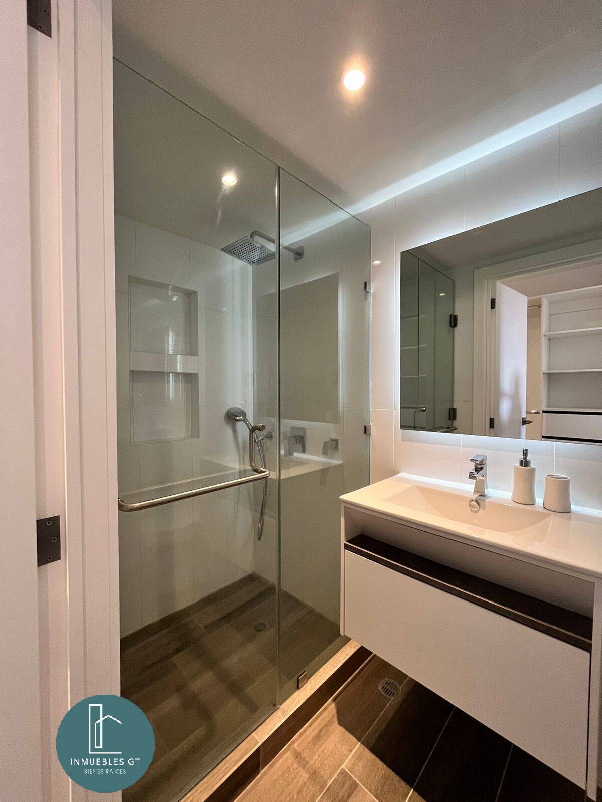 Apartamento en RENTA - Airali, zona 10. - Image 2
