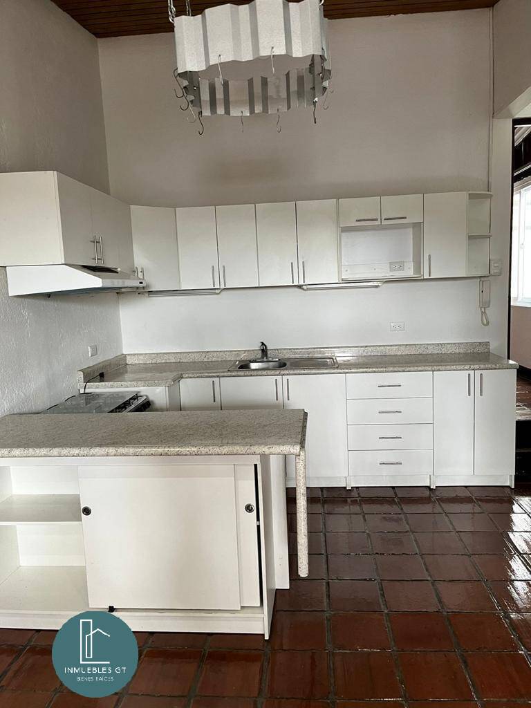 Apartamento en RENTA zona 15 - Image 3