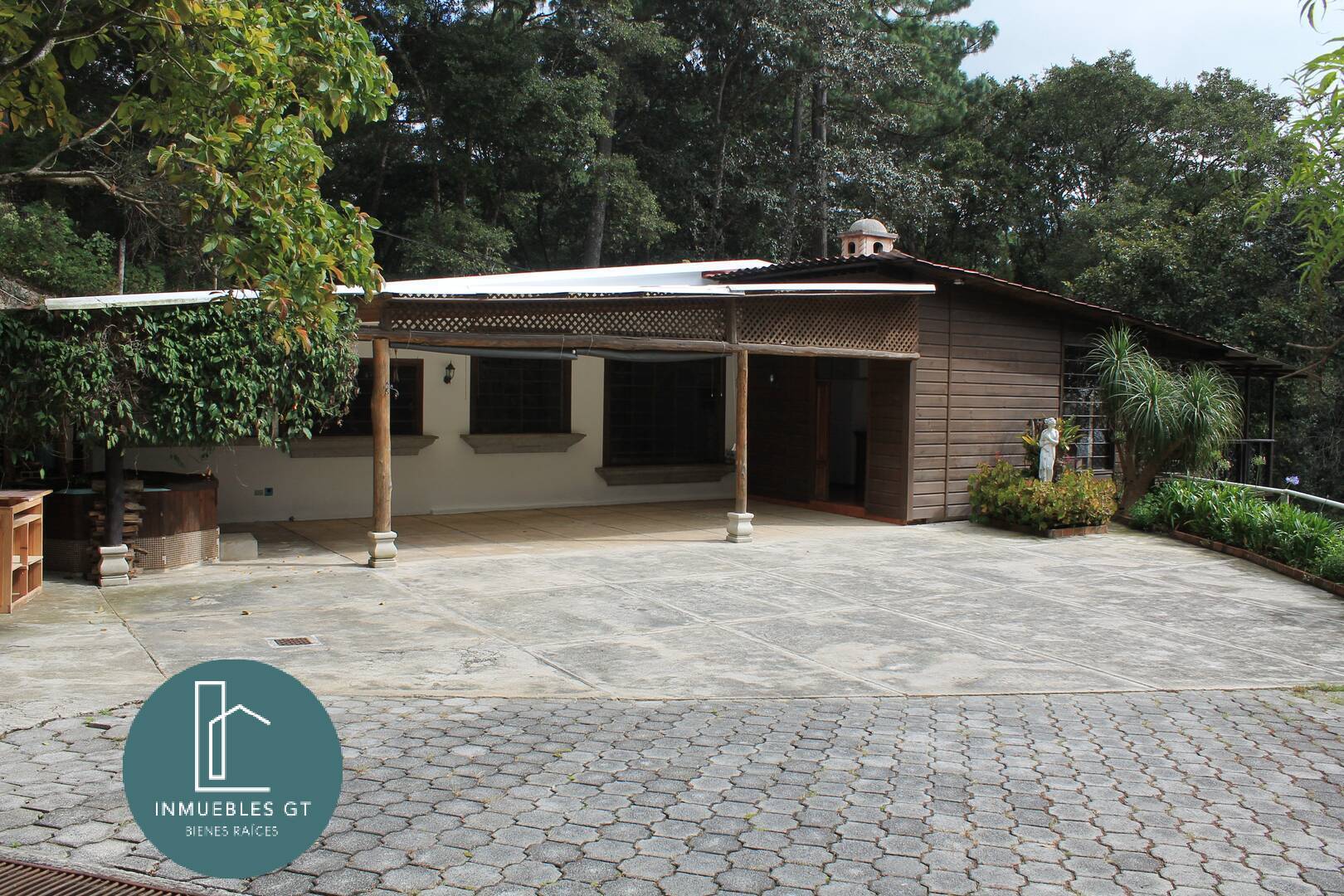 Casas en VENTA en El Encinal Mixco - Image 1