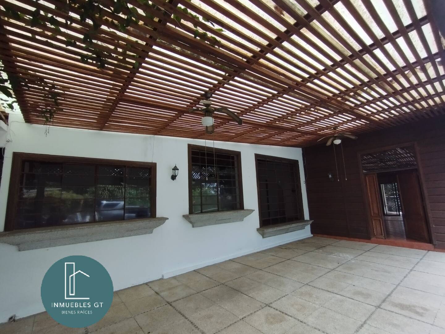 Casas en VENTA en El Encinal Mixco - Image 2