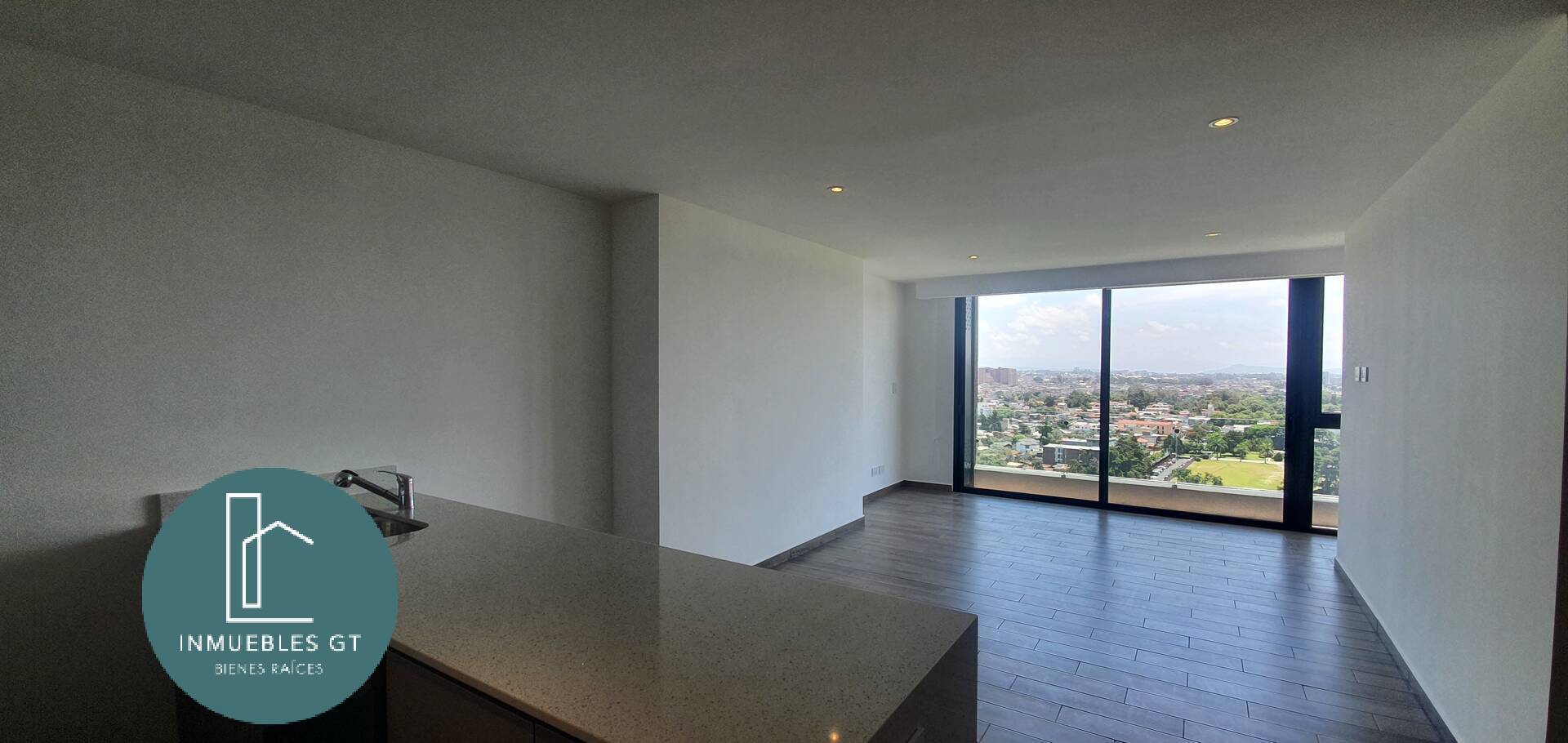 Apartamento en RENTA en zona 15, Parque 15 - Image 4