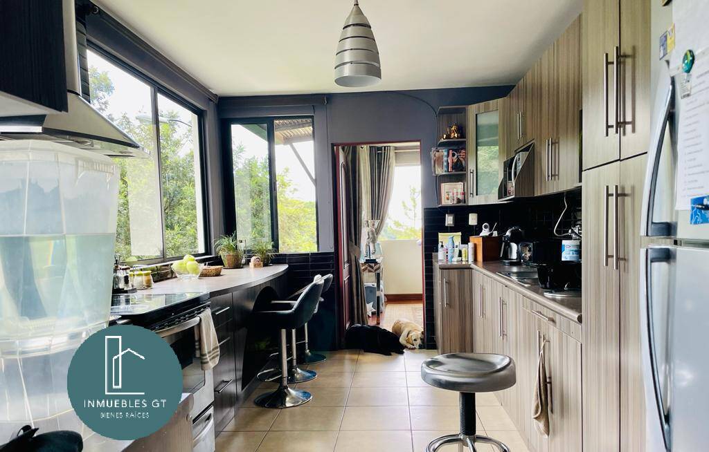 Casa en VENTA en BOSQUE ESCONDIDO KM 21.5 carretera a Fraijanes - Image 2