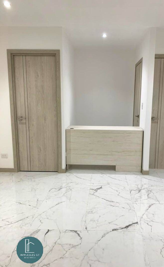 Clínica en renta en zona 10, Edificio Renovati - Image 2