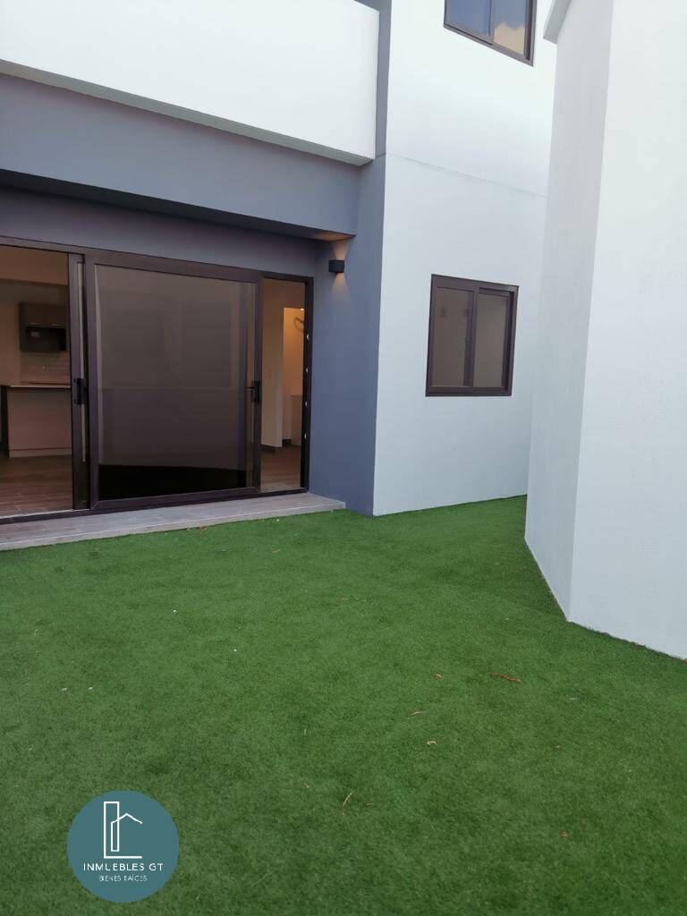 Apartamento en Venta zona 11 - Image 1