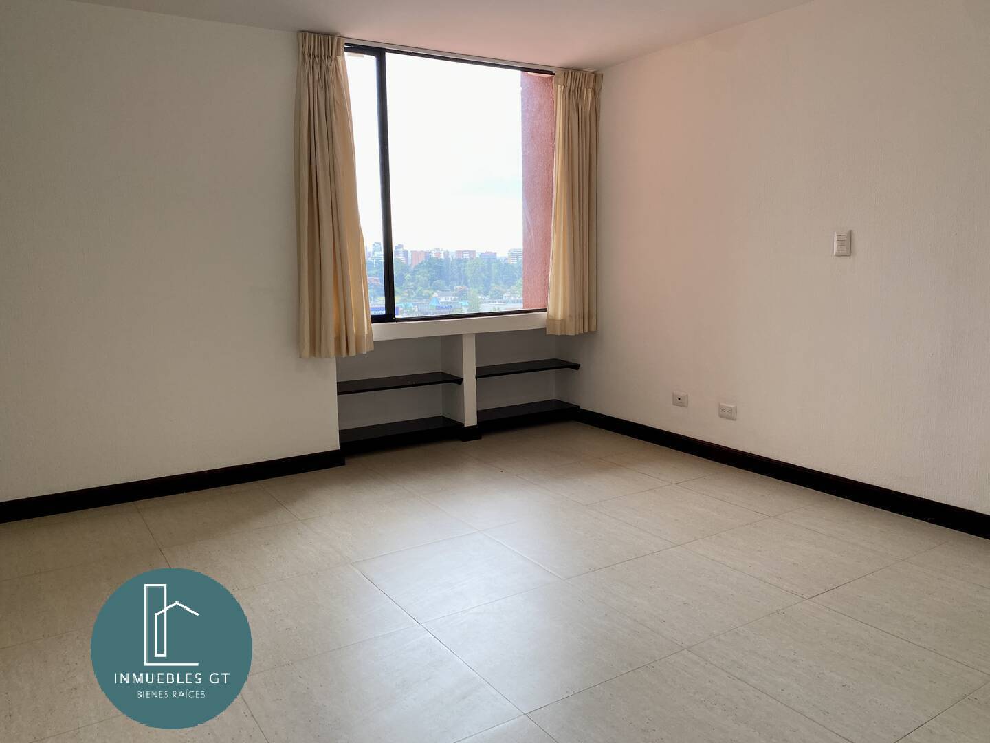 Apartamento en renta zona 10 - Image 5