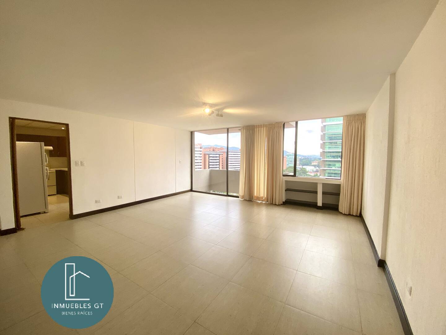 Apartamento en renta zona 10 - Miniatura 7