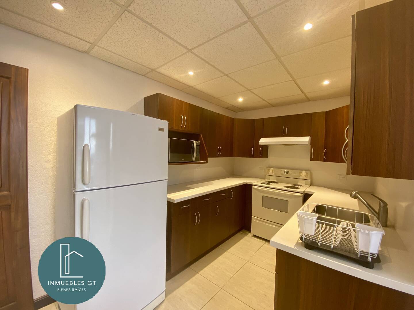 Apartamento en renta zona 10 - Miniatura 8