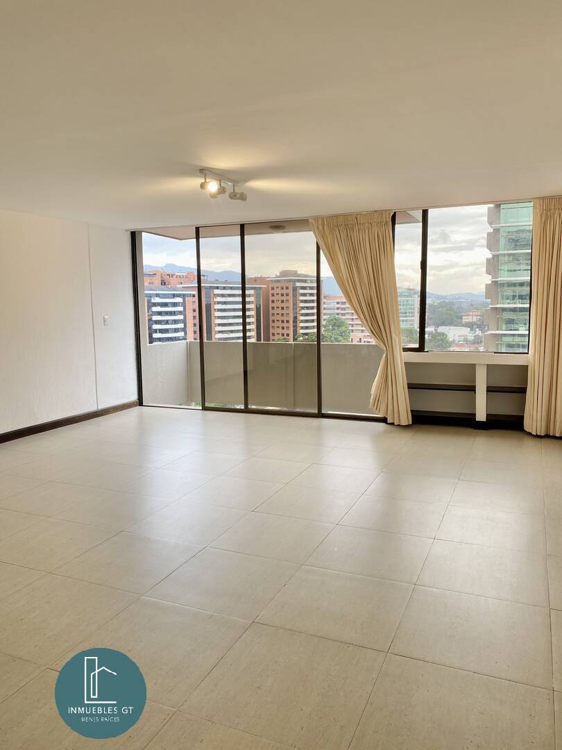 Apartamento en renta zona 10 - Image 1