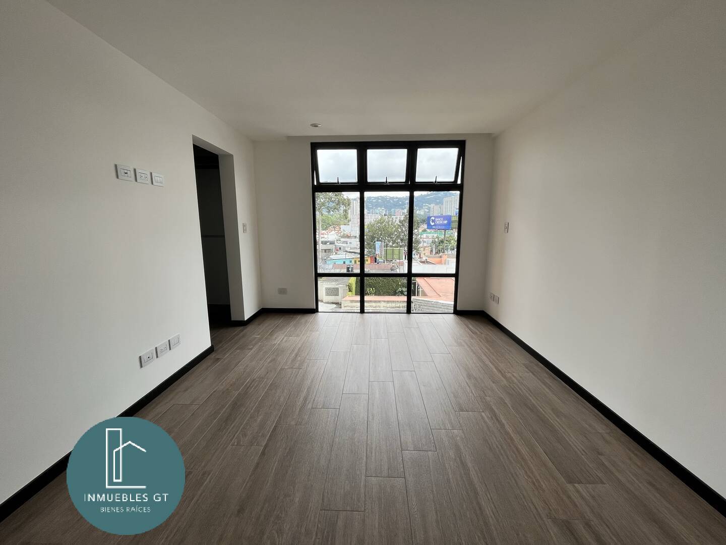 Apartamento en renta zona 10 IQ10 - Image 4