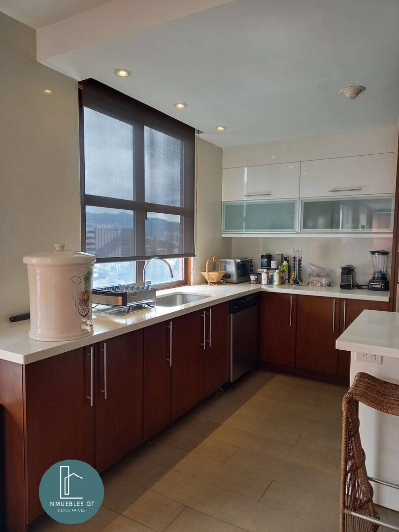 Apartamento en Venta zona 10 - Image 5
