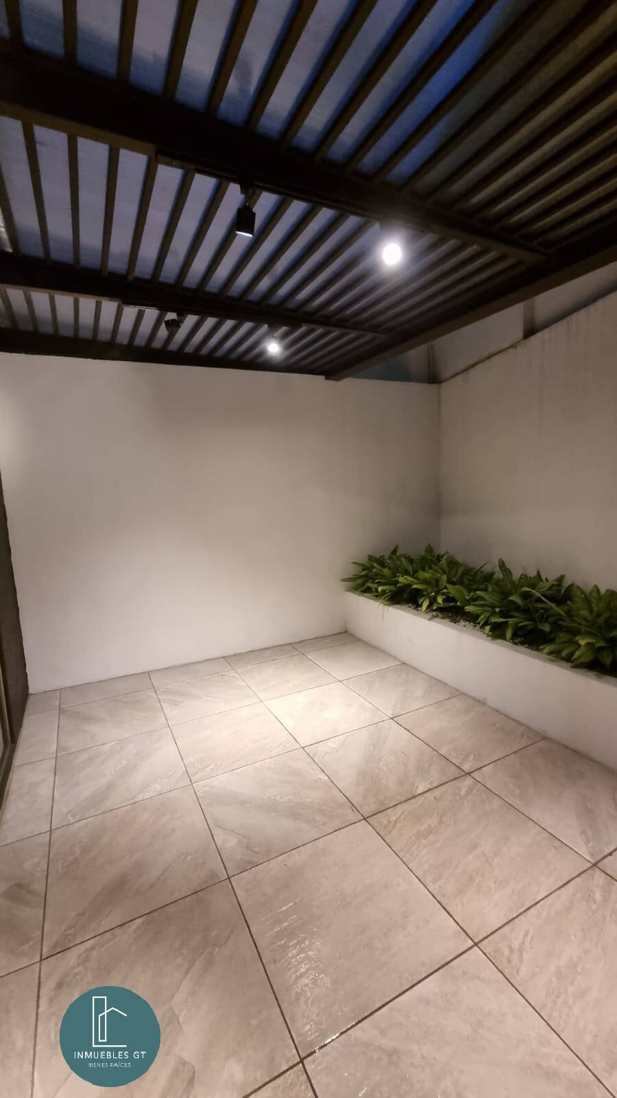 Apartamento en renta zona 15 Bonavita - Image 3
